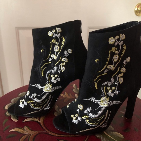 Dress Boots - Picture 5 of 8